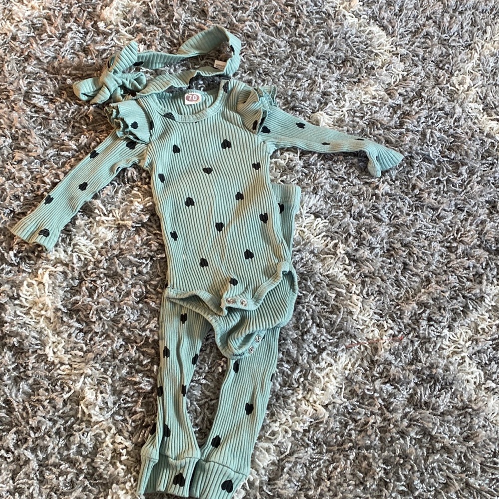 Green heart outfit